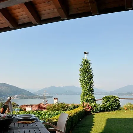 فيلة Piantini Sleeps 8 With Pool And Air Con مييْنا
