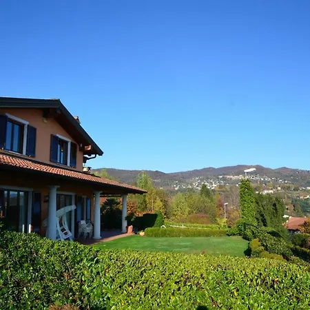 فيلة Piantini Sleeps 8 With Pool And Air Con *