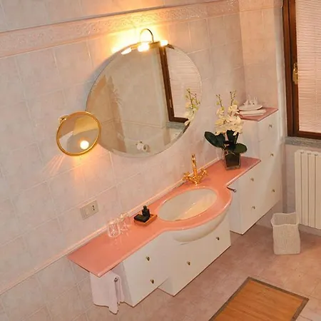 فيلة Piantini Sleeps 8 With Pool And Air Con